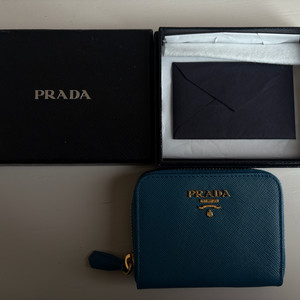 프라다 사피아노 레더 지퍼 카드지갑