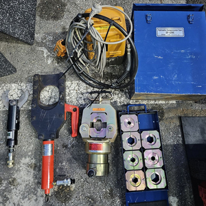 이즈미 터미널압착기 유압가위 유압커터 케이블커터 전동유압펌프 휴대용유압펌프 유압압착기 케이블압착기 이미지