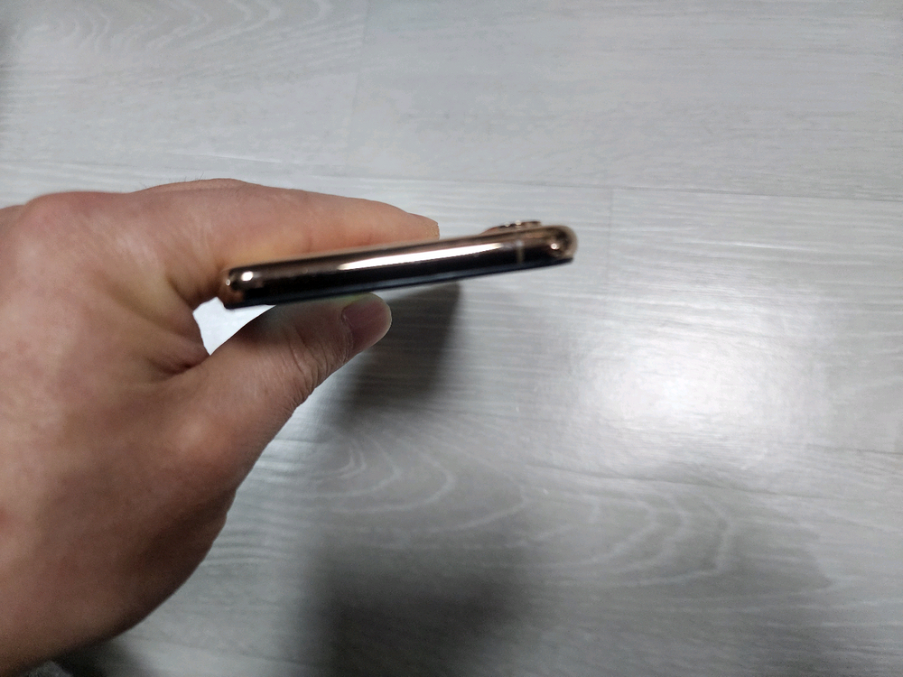 아이폰XS 64G 자급제팝니다.--3