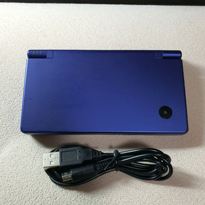 닌텐도 DSi 메탈릭블루+충전케이블