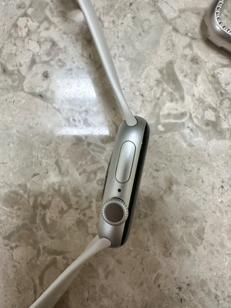 애플워치 10 42mm 알루미늄 실버 GPS--3