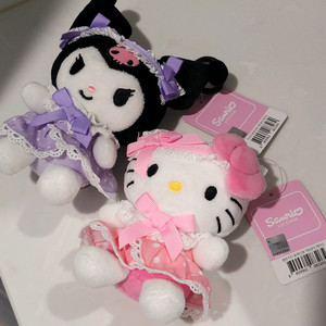 [무료배송/새상품] 2종일괄: 정품 산리오 쿠로미&헬로키티 메이드 인형 키링