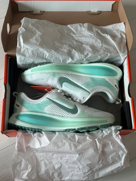 (GS) 나이키 보메로 18 화이트 블리치드 터콰이즈 러닝화--2