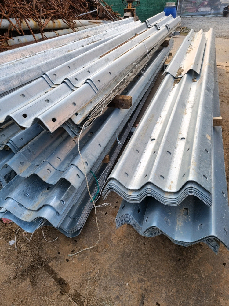 가드레일 자재--1