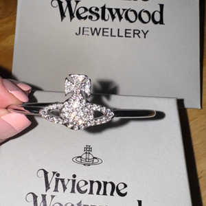 비비안웨스트우드 뱅글팔찌