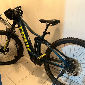 트랙레일 7 EMTB 2022년식 판매합니다.