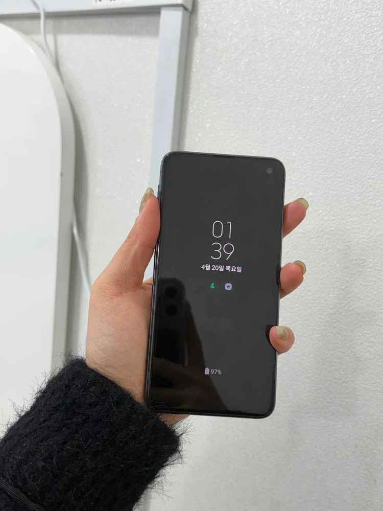 갤럭시S10e 블랙 128GB Y1593 이미지