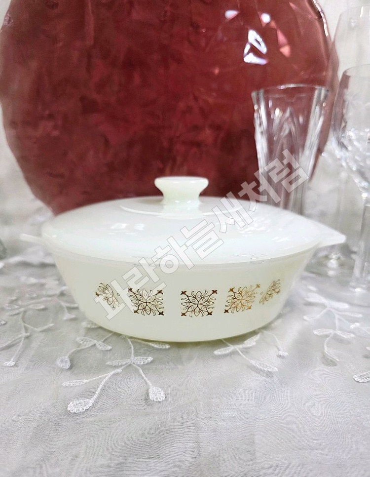 밀크글라스 튜린 이미지