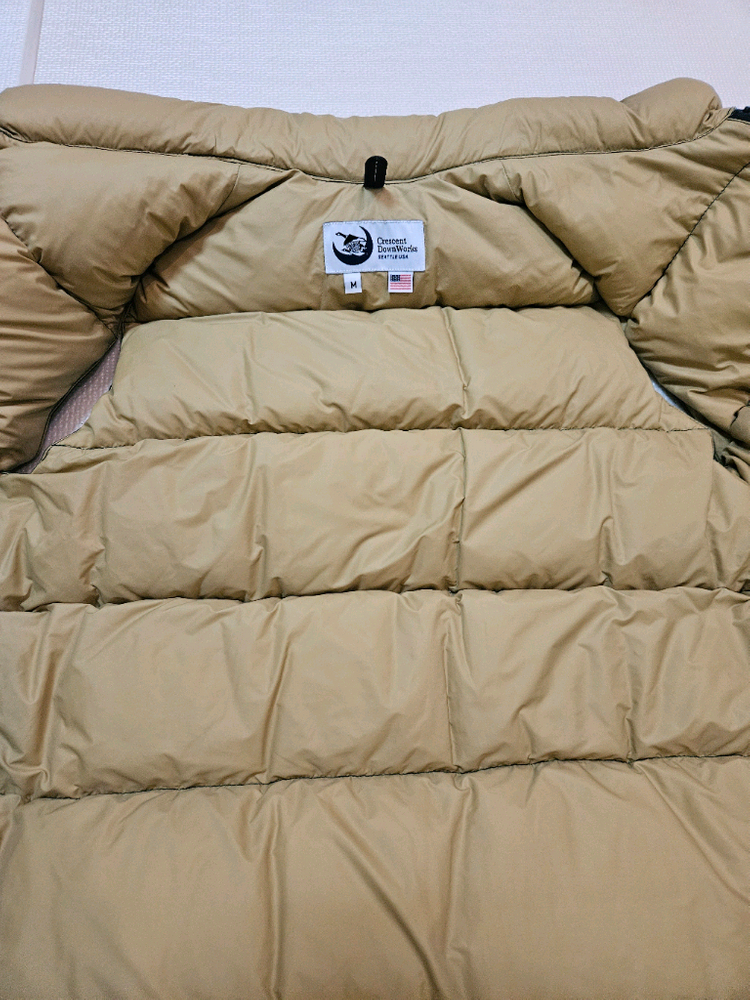 크레센트다운웍스 패딩 베스트--1