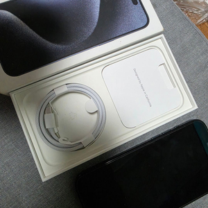 아이폰15프로맥스 1TB 블루 팝니다 이미지
