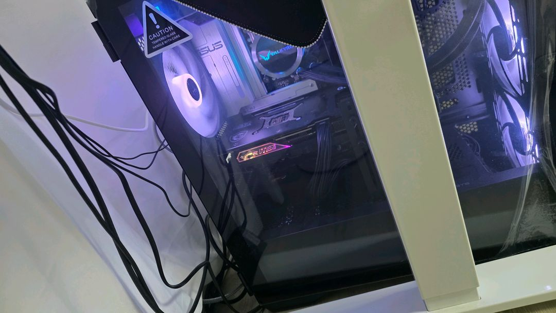 고성능 pc i7 265k 4070super 32g 2t--1