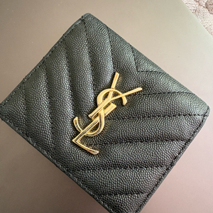 입생로랑 지갑 팔아요 80만원