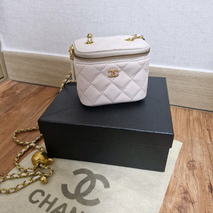 샤 골든볼 퀼팅 체인백 베네티