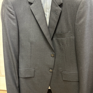 톰브라운 정장 팝니다. 갤러리아 구매제품. 619만원