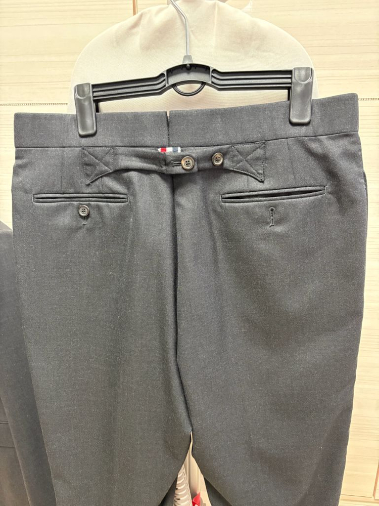 톰브라운 정장 팝니다. 갤러리아 구매제품. 619만원 이미지