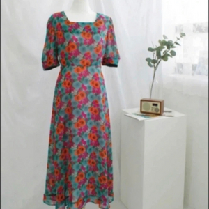 색감이 너무 예쁜 플로럴 쉬폰 원피스 새상품