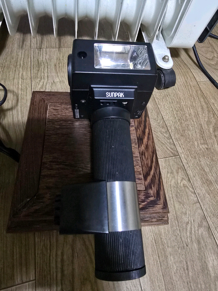 선팩 카메라 플래시 + 충전기 포함--1