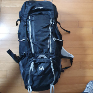 새 것과 다름없이 하자 흠집없이 내외부 깨끗한 반고 60+10 대형등산배낭