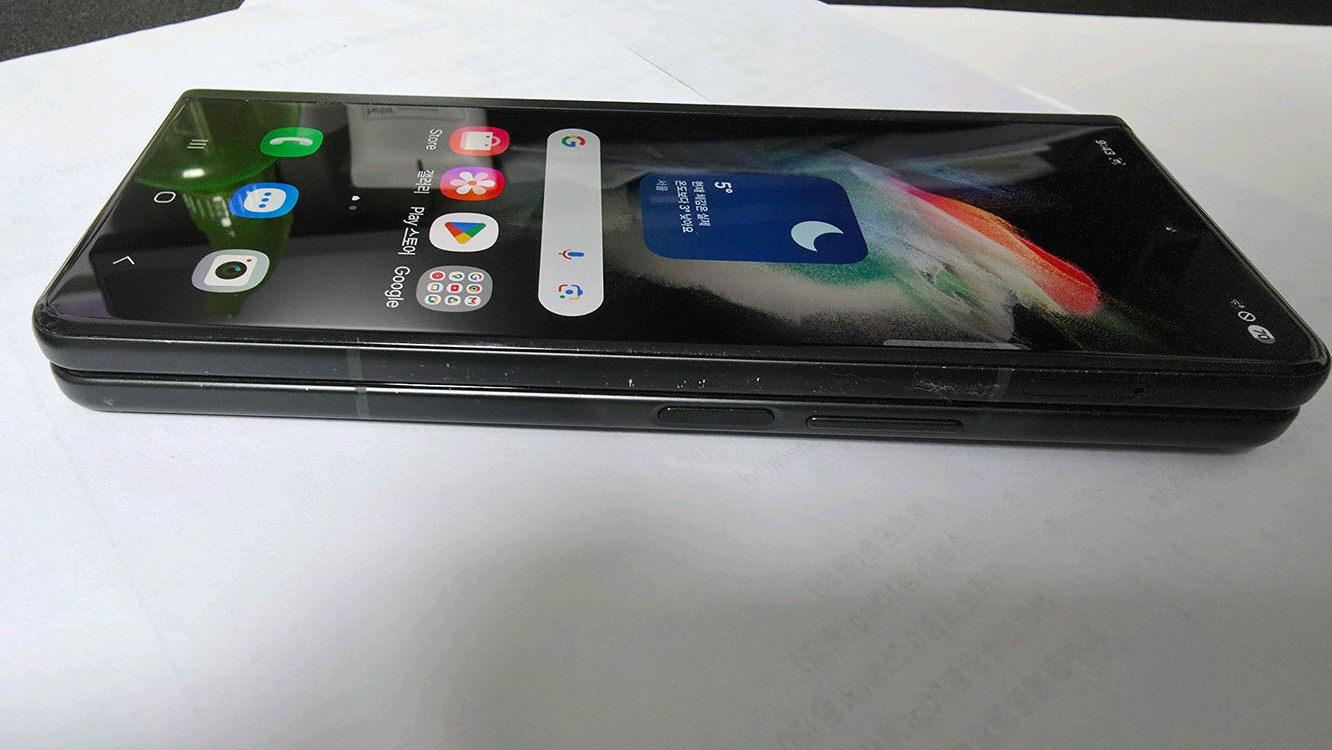 갤럭시 Z폴드3 256GB 블랙--2