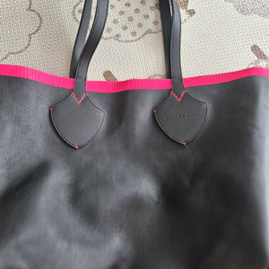 버버리 리버시블 가방