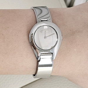 구찌 금장 여성 6700L 시계 손목시계 여자 팔찌 이미지