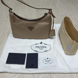 프라다 리나일론 테수토 베이지 판매