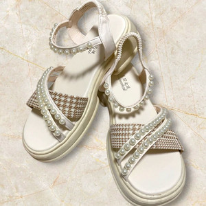 미사용 진주 포인트 샌들 / 부드럽고 가벼운 플랫폼 / 밴딩 스트랩250