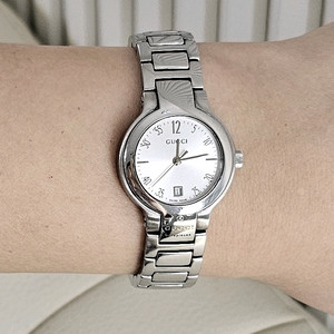 구찌 은장 여성 8900L 콤비 시계 손목시계 여자 팔찌