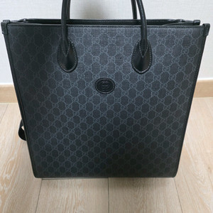 구찌 인터로킹 G 미디엄 토트백 블랙
