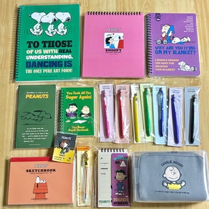 선택가능)피너츠 스누피 문구세트(파우치케이스핀뱃지스터디플래너노트볼펜공책