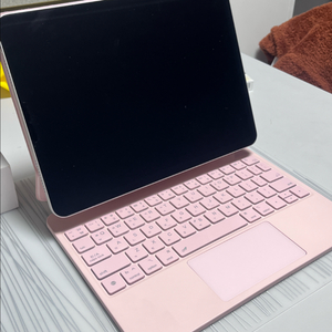 아이패드에어5 64기가 스타라이프 애플펜슬2 매직키보드 전부