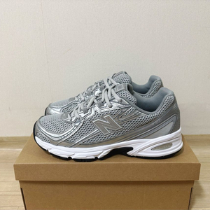 [265] 뉴발란스 740 메탈릭 실버 그레이 운동화 이미지
