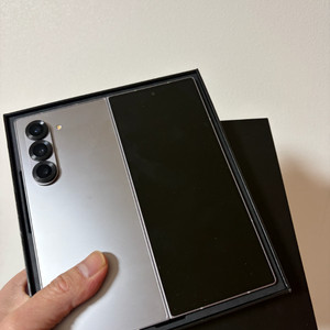 갤럭시Z폴드6 256G 새제품급(해지)