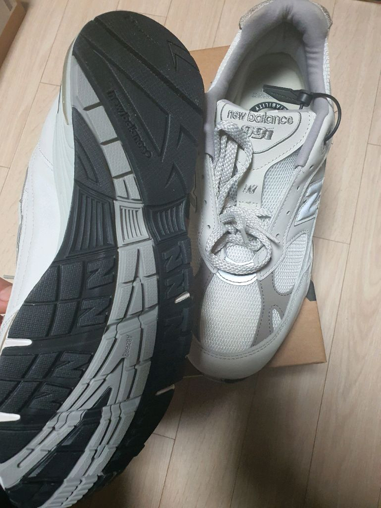 뉴발란스 991 화이트 M991FLB 270 이미지