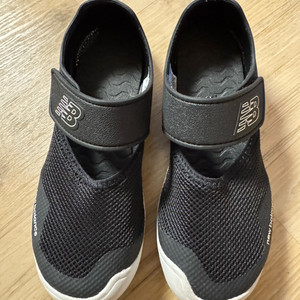 뉴발란스 키즈 아쿠아슈즈, 210