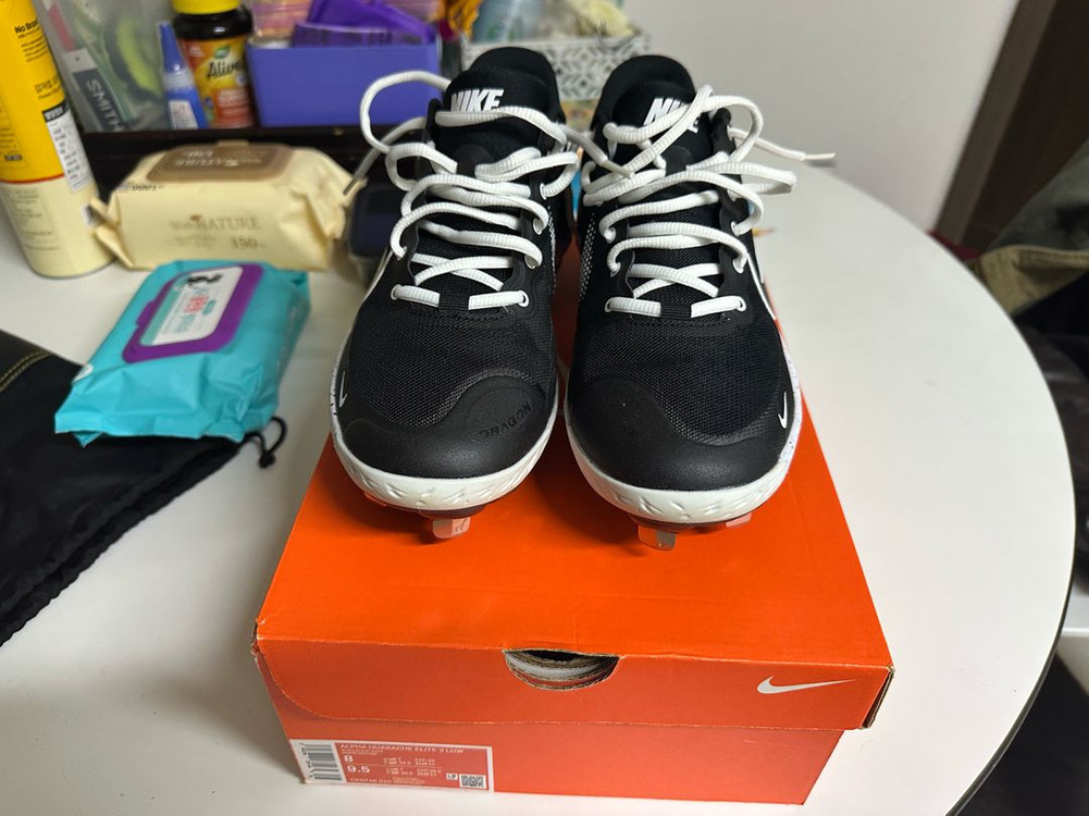 나이키 허라취3 엘리트 야구화(260) 팝니다--1