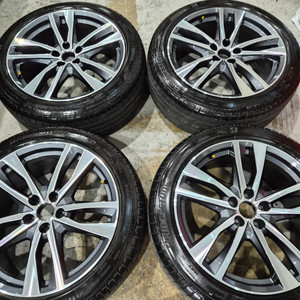 아우디A6 45TDI 19인치 순정 휠타이어 판매합니다