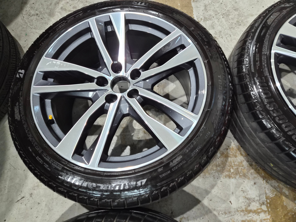 아우디A6 45TDI 19인치 순정 휠타이어 판매합니다--3