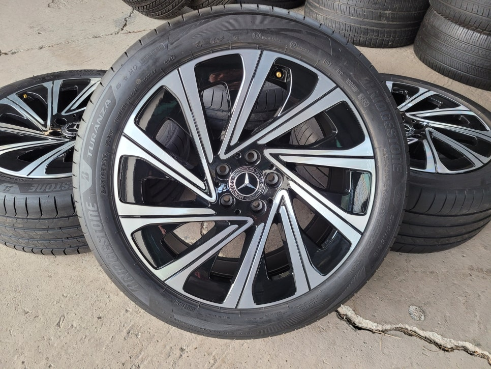 벤츠W214 신형E클래스 19인치 순정품휠타이어 한대분--3