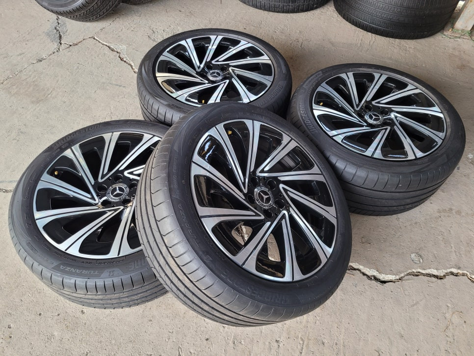 벤츠W214 신형E클래스 19인치 순정품휠타이어 한대분--7