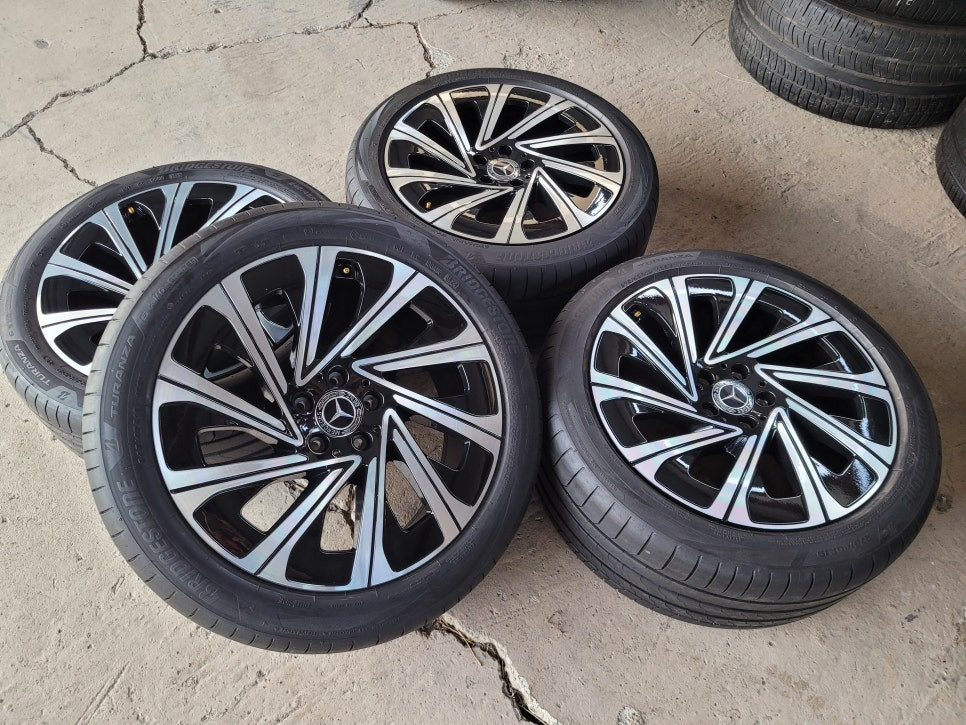 벤츠W214 신형E클래스 19인치 순정품휠타이어 한대분--6