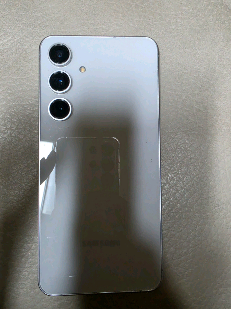 겔럭시 24fe 40만원에 팝니다--1