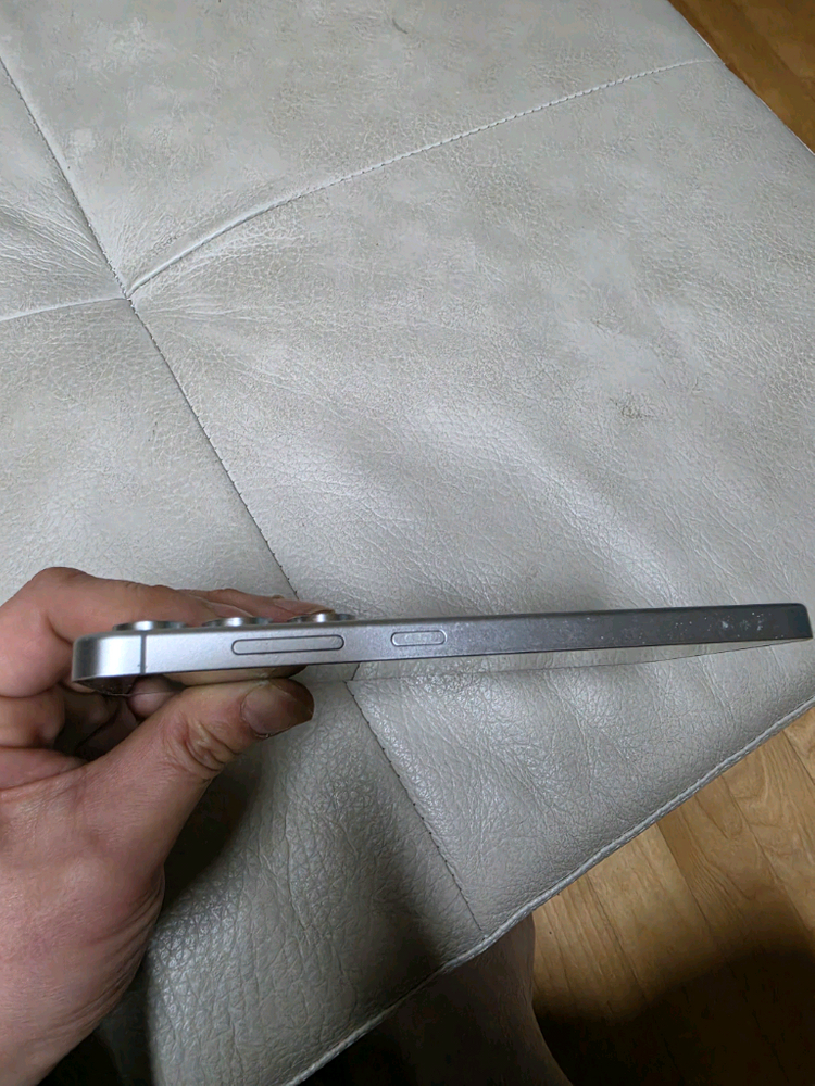 겔럭시 24fe 40만원에 팝니다--2