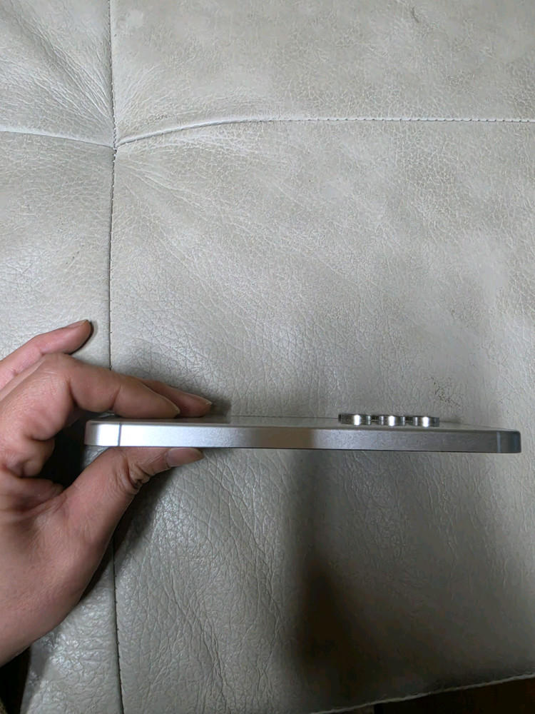 겔럭시 24fe 40만원에 팝니다--3