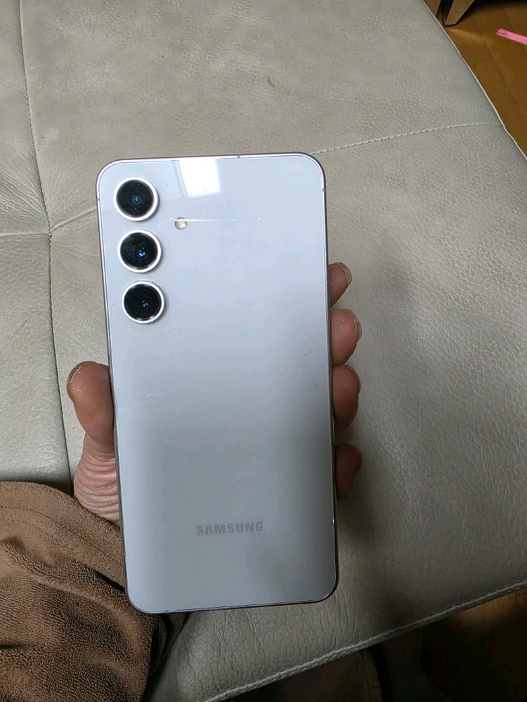 겔럭시 24fe 40만원에 팝니다--4