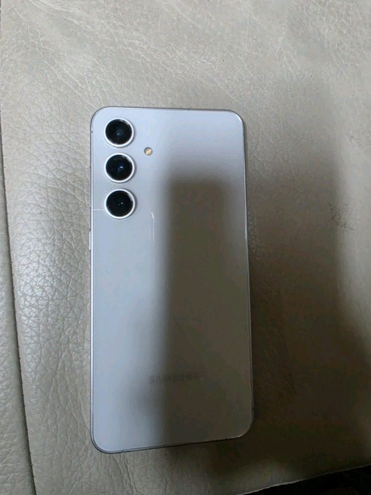 겔럭시 24fe 40만원에 팝니다--5