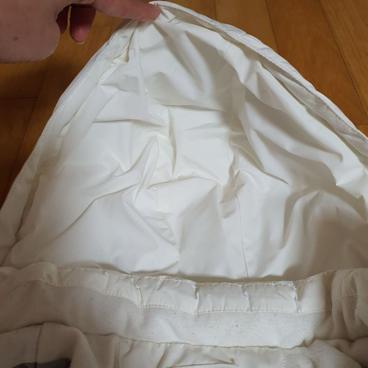 MLB 키즈 다운점퍼 유아동 110 덕다운 정품- 흰색 다운점퍼로, 모자 탈부착 가능합니다- 생활 얼룩이 조금 있습 이미지