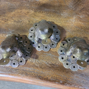 황동 두꺼비 장식품 이미지