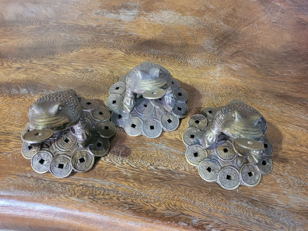 황동 두꺼비 장식품 이미지