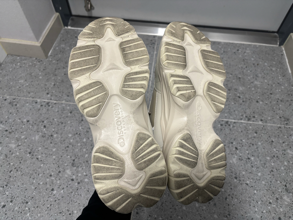 디스커버리 조거플렉스 신발 아이보리색 팝니다 270--8